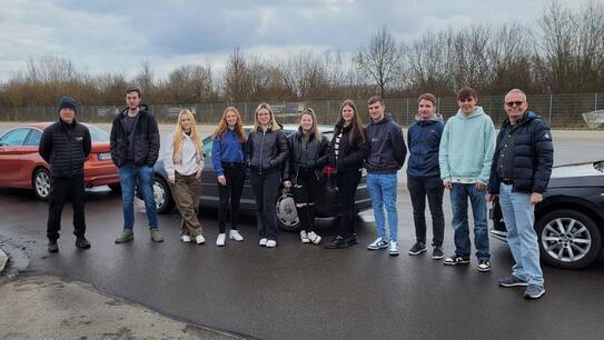 Gruppenfoto Junge-Fahrer-Training